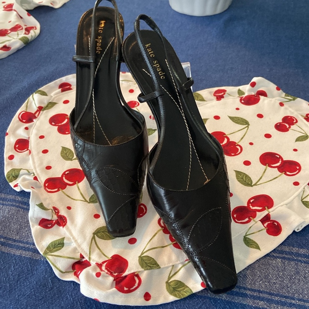 Kate Spade vintage Elegant Black pumps